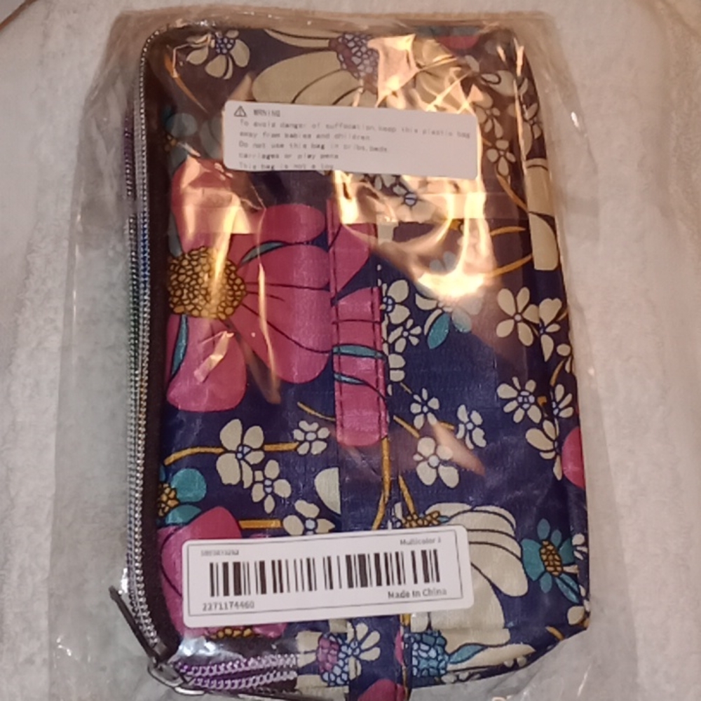 Wallet 👛💅 - Picture 2 of 4
